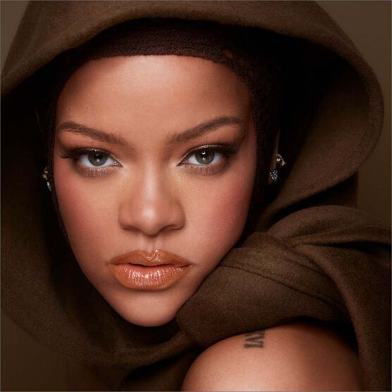 TRACE'D OUT L�PIS LABIAL EXTRA THIGH